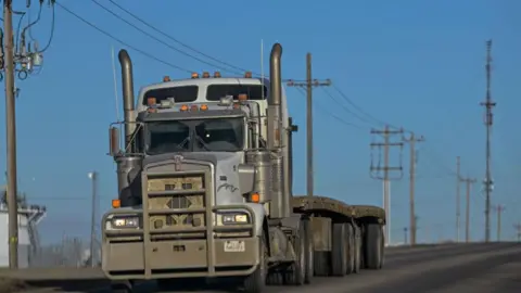 Trucking’s uneasy relationship with new tech